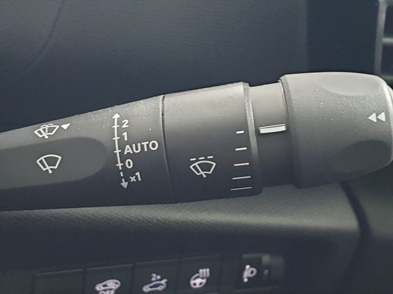 More views of Citroen e-C4 X