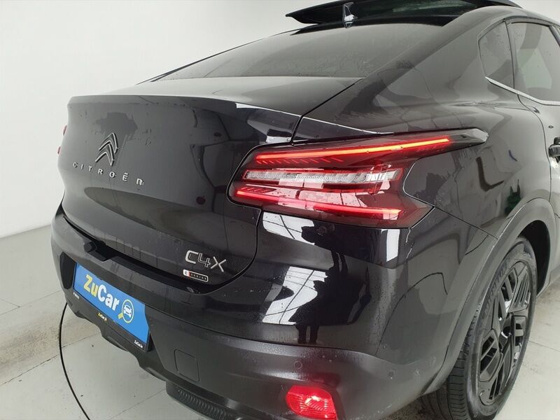 More views of Citroen e-C4 X