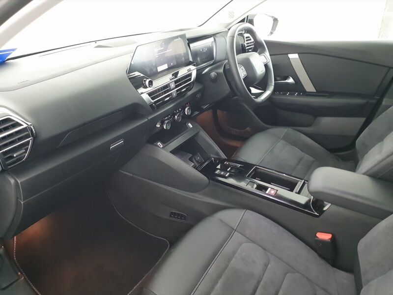 More views of Citroen e-C4 X