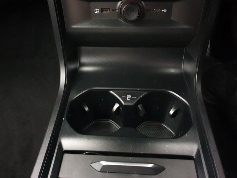 More views of MG MG4