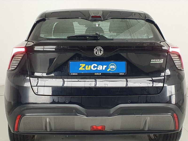 More views of MG MG4