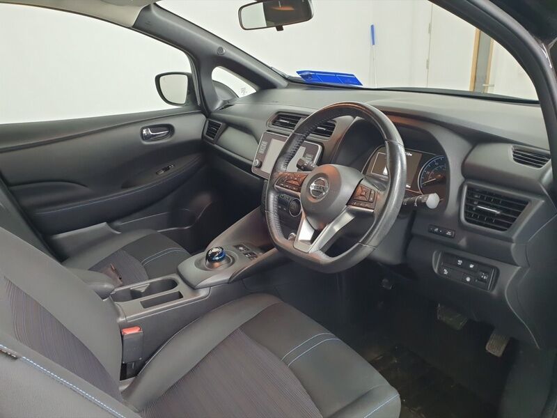 More views of Nissan Leaf