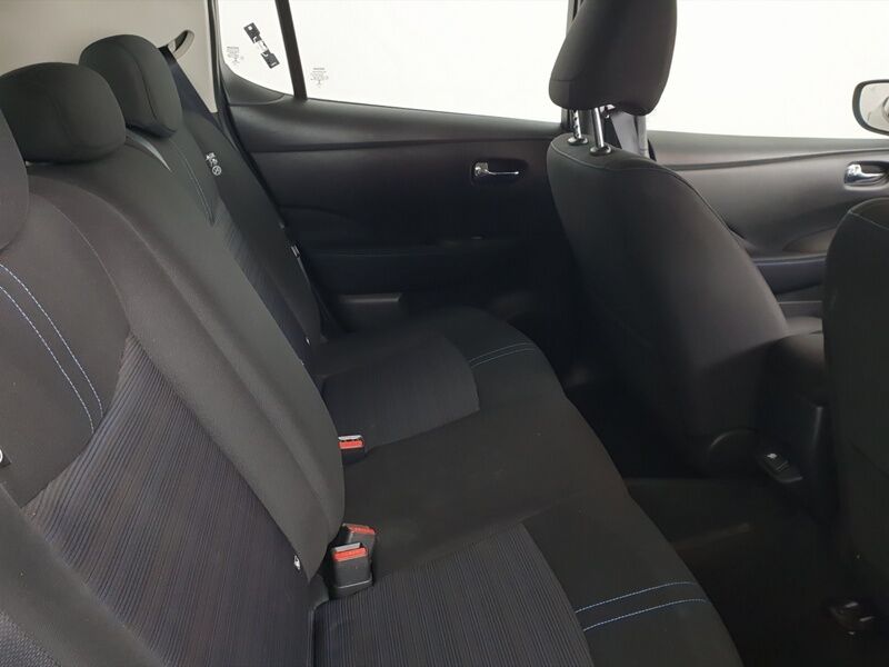 More views of Nissan Leaf