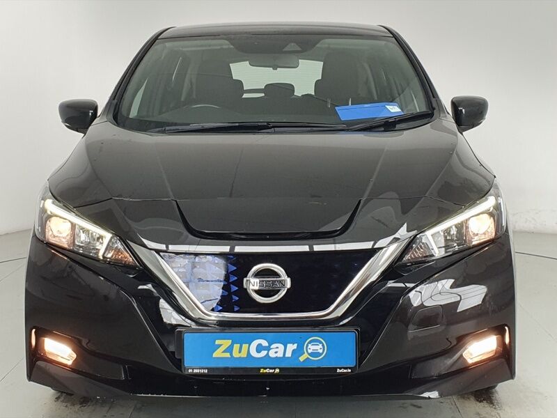 More views of Nissan Leaf