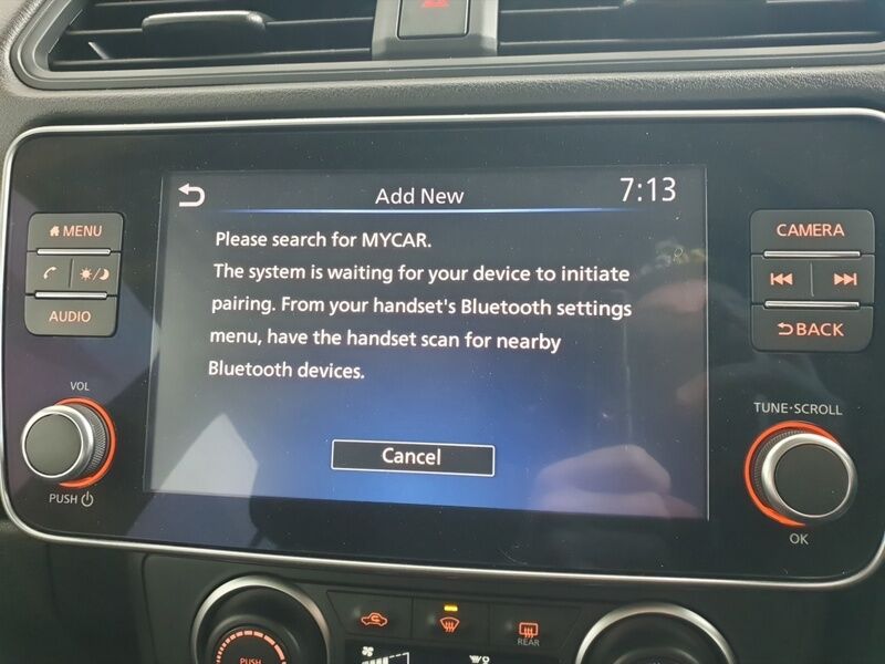 More views of Nissan Leaf