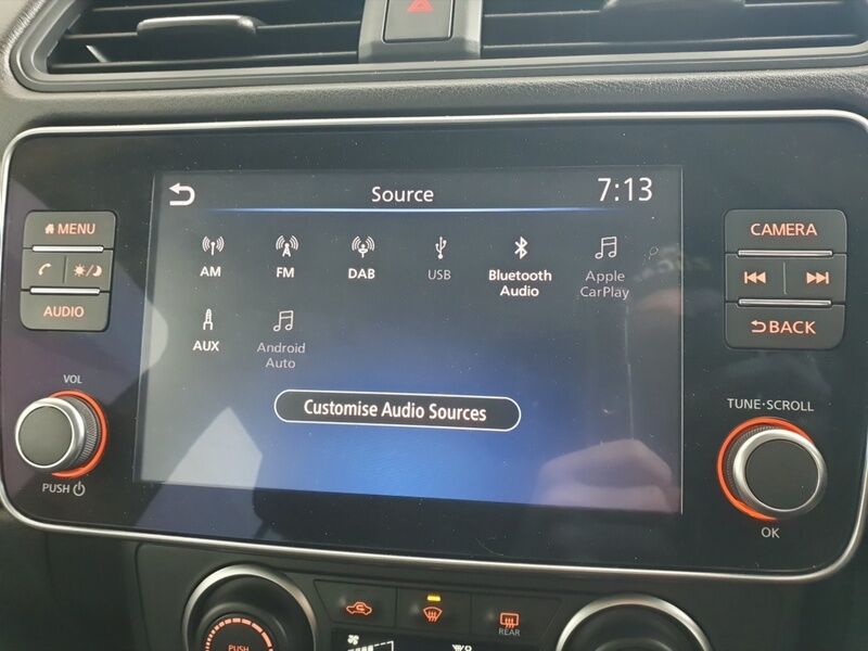 More views of Nissan Leaf