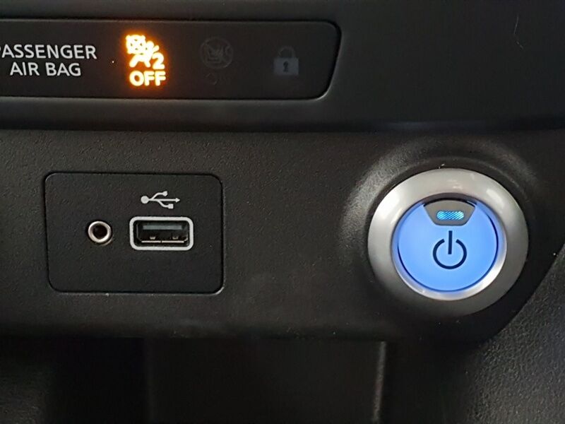 More views of Nissan Leaf