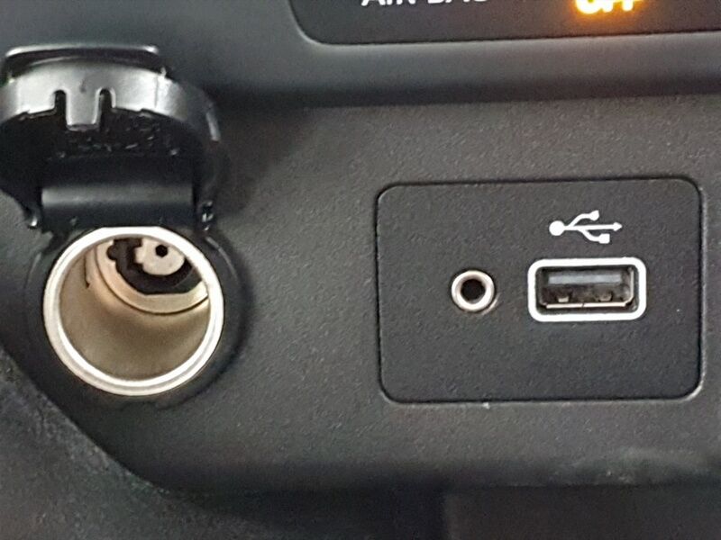 More views of Nissan Leaf