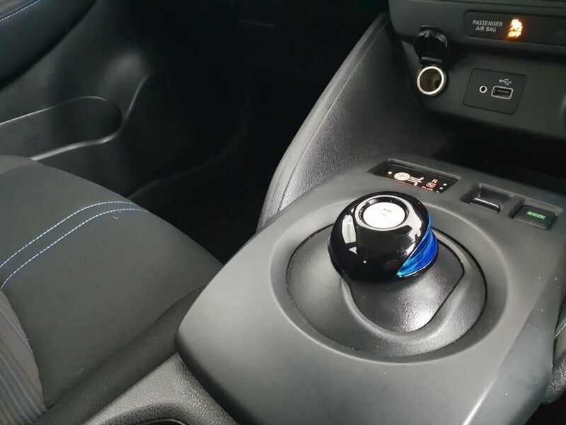 More views of Nissan Leaf