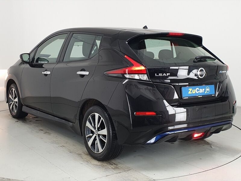 More views of Nissan Leaf