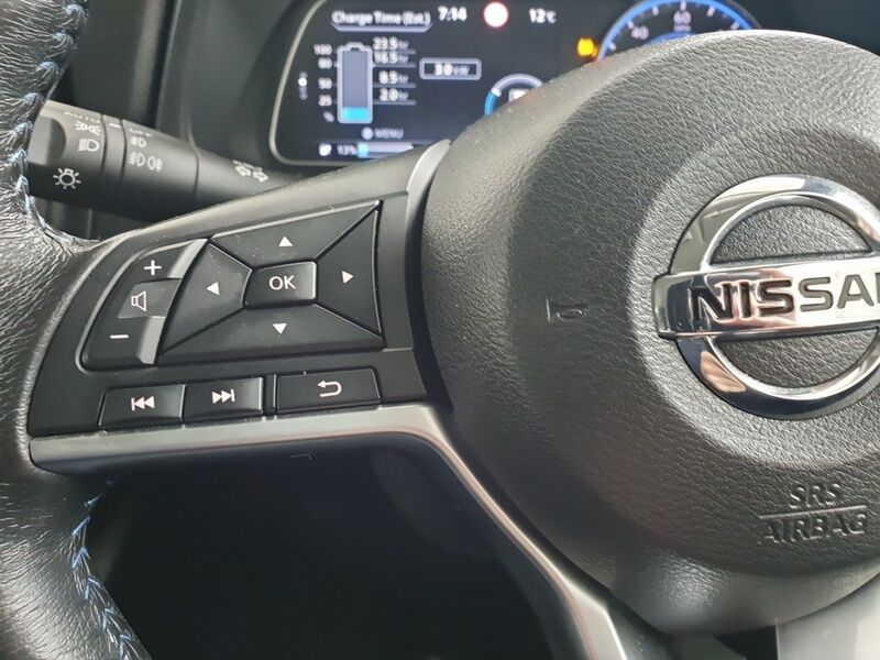 More views of Nissan Leaf