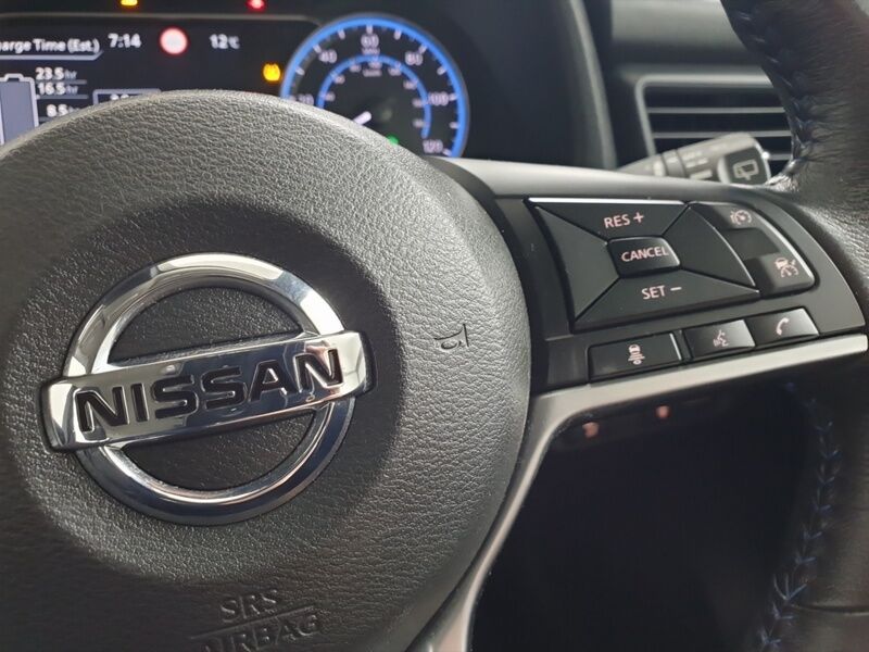 More views of Nissan Leaf