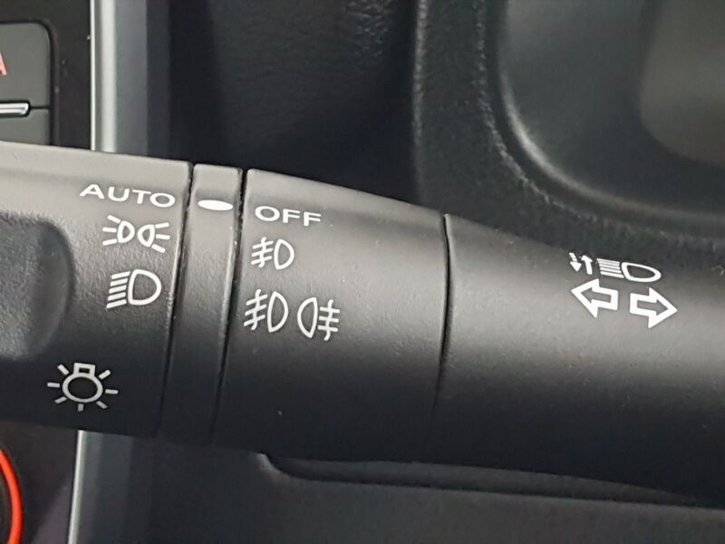 More views of Nissan Leaf