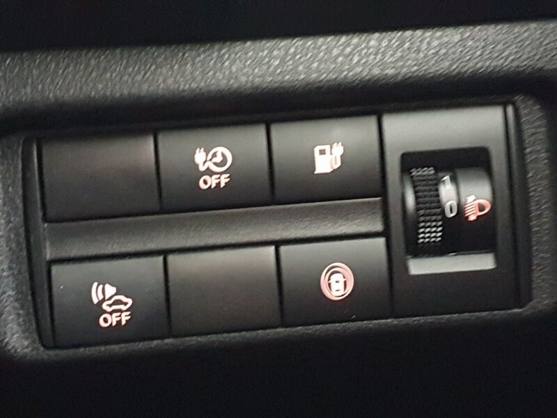 More views of Nissan Leaf