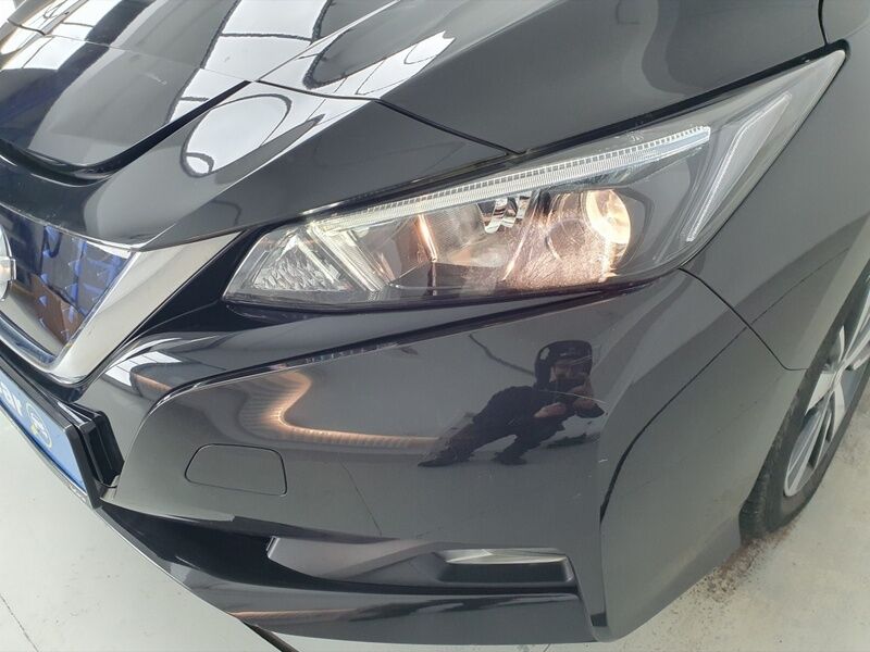 More views of Nissan Leaf