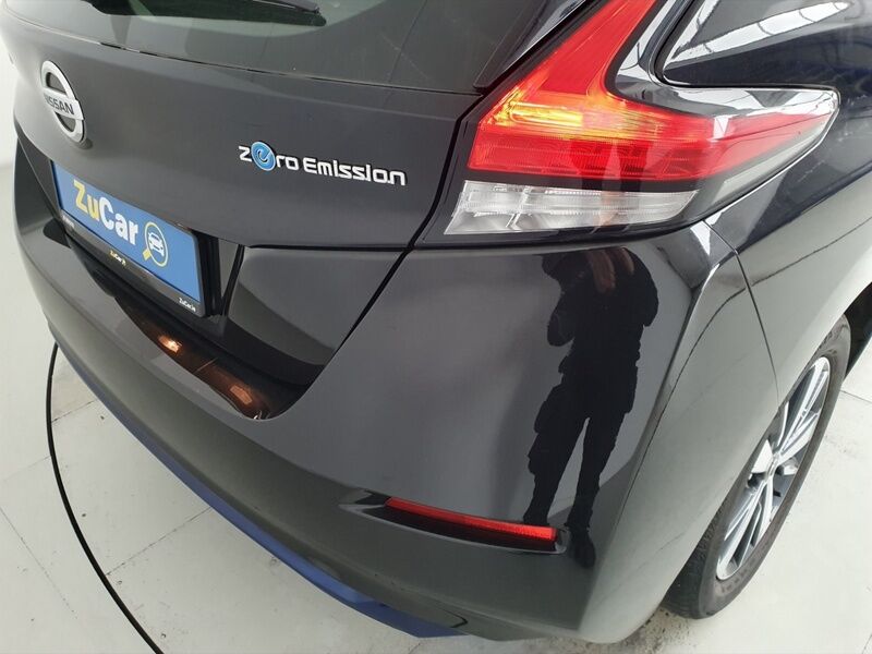 More views of Nissan Leaf