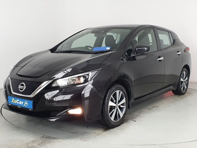 More views of Nissan Leaf