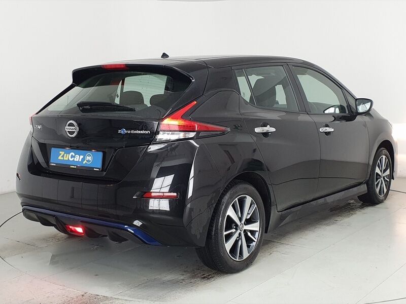 More views of Nissan Leaf