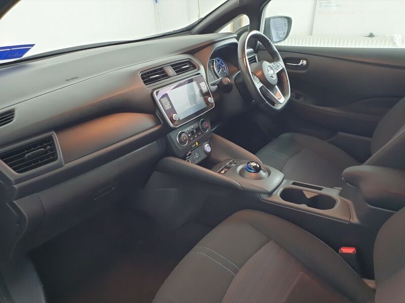 More views of Nissan Leaf