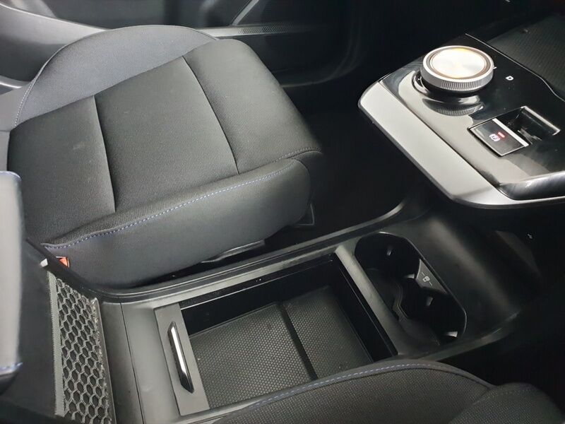 More views of MG MG4