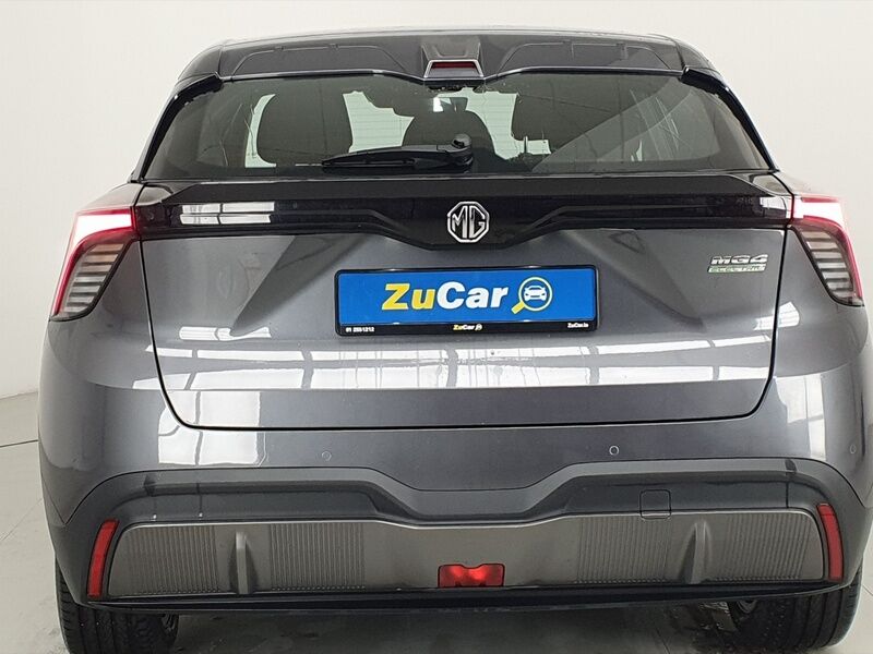 More views of MG MG4