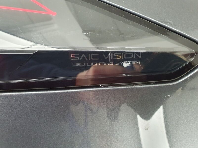 More views of MG MG4