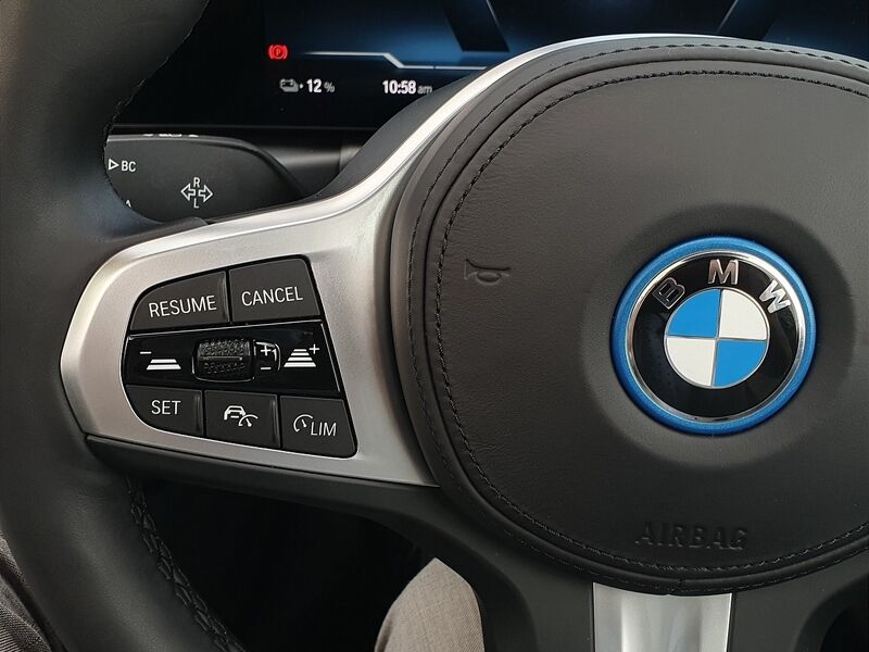 More views of BMW i4