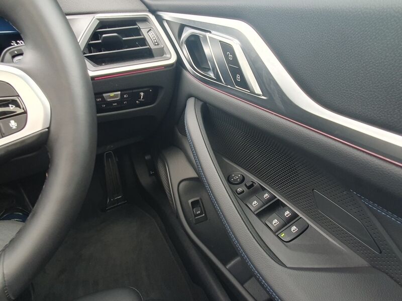 More views of BMW i4