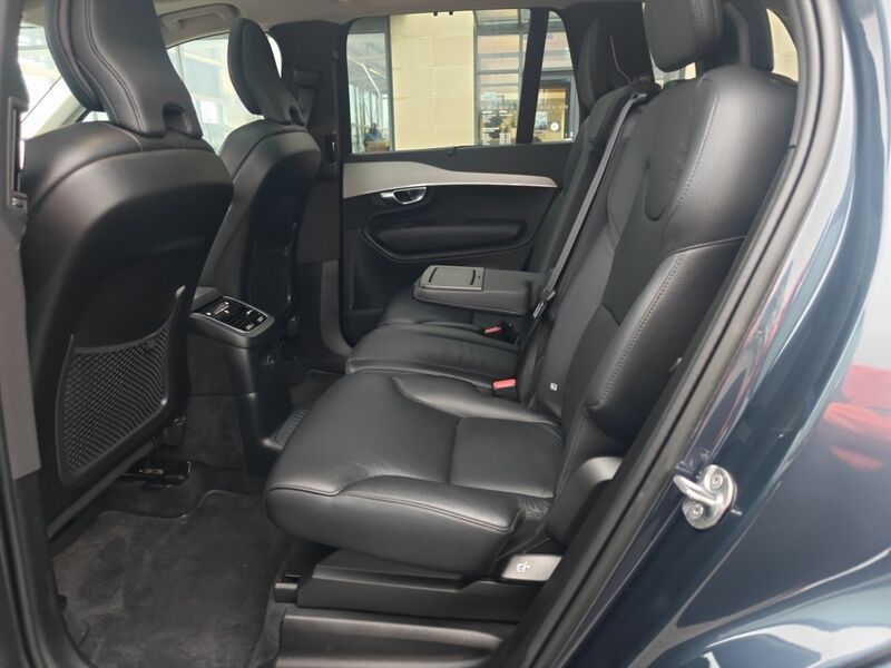 More views of Volvo XC90