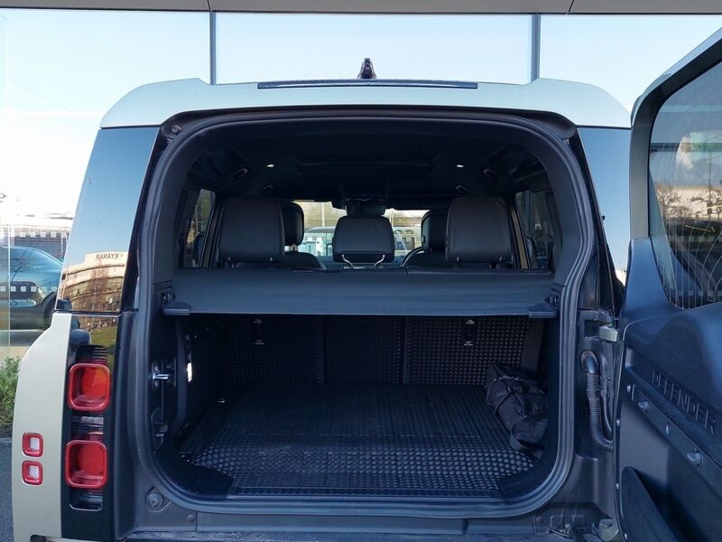 More views of Land Rover Defender