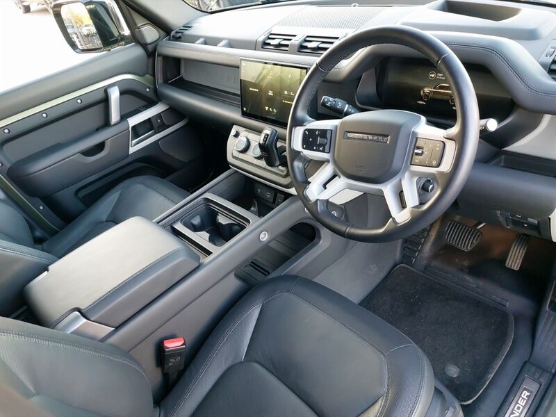 More views of Land Rover Defender