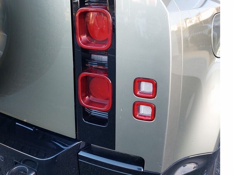 More views of Land Rover Defender