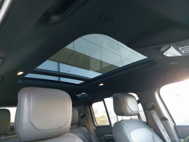 More views of Land Rover Defender