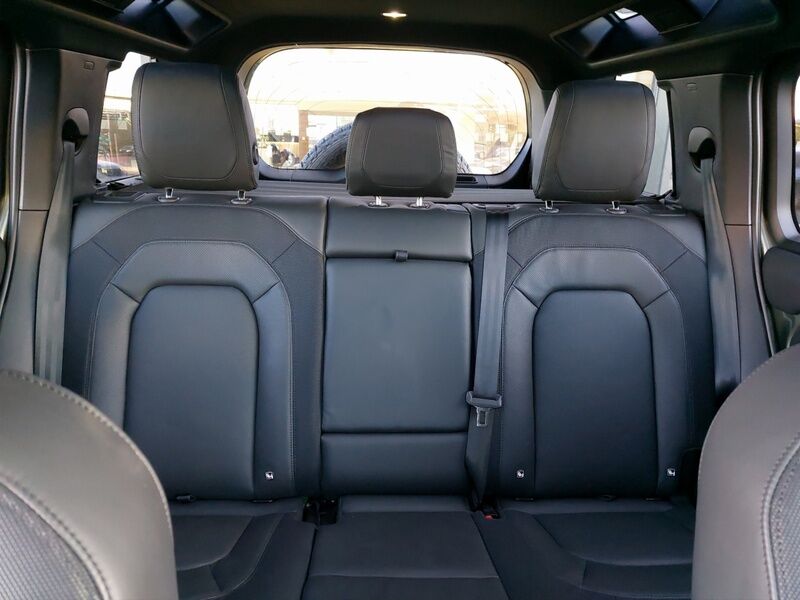 More views of Land Rover Defender