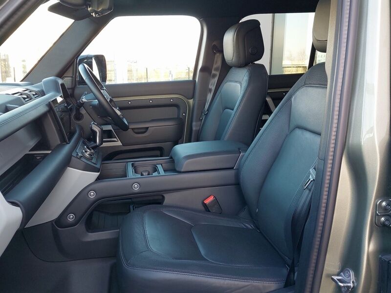 More views of Land Rover Defender