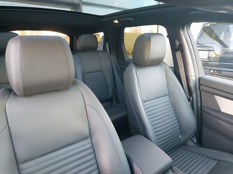 More views of Land Rover Discovery Sport