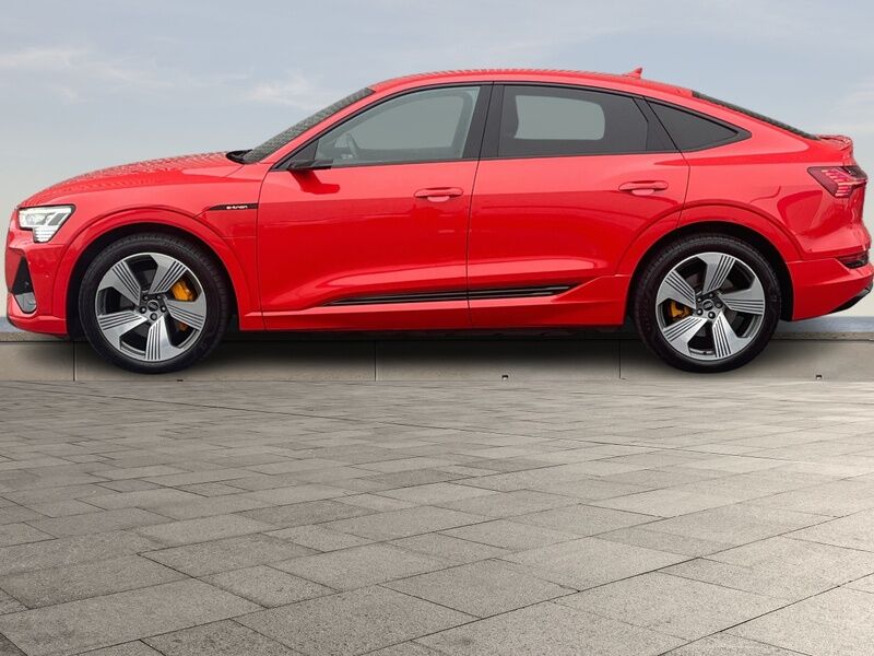 More views of Audi e-tron