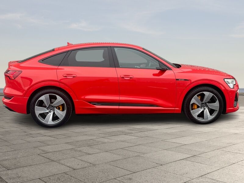 More views of Audi e-tron