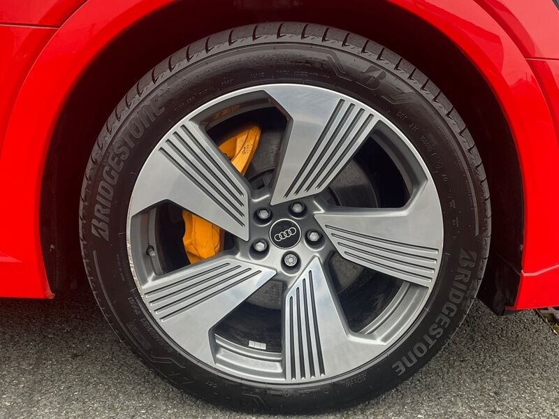 More views of Audi e-tron