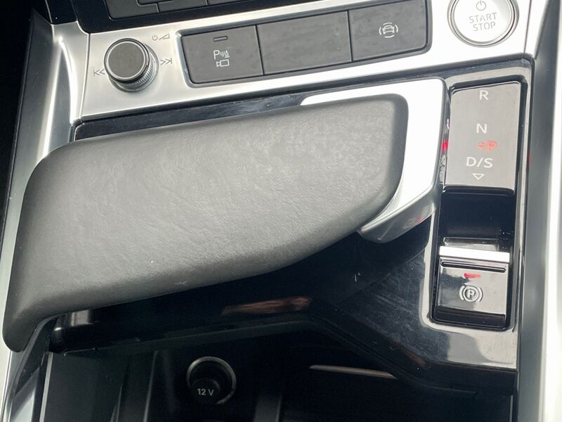 More views of Audi e-tron