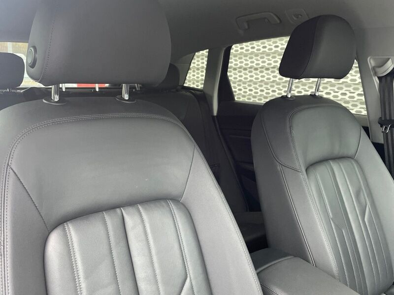 More views of Audi e-tron