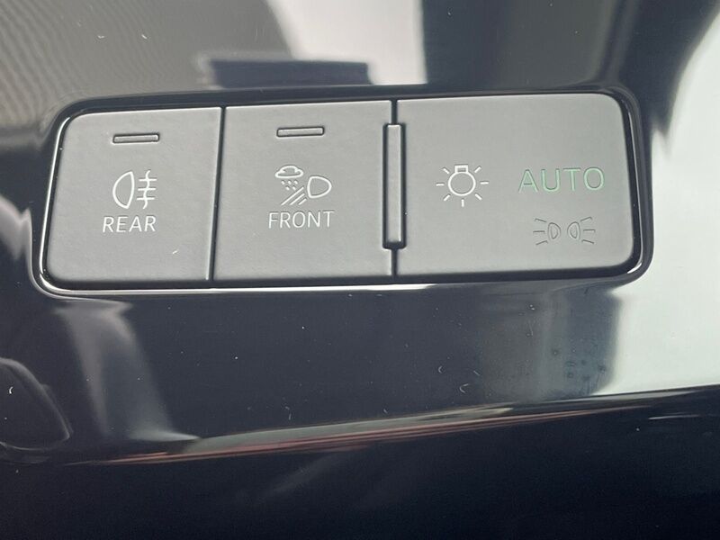 More views of Audi e-tron