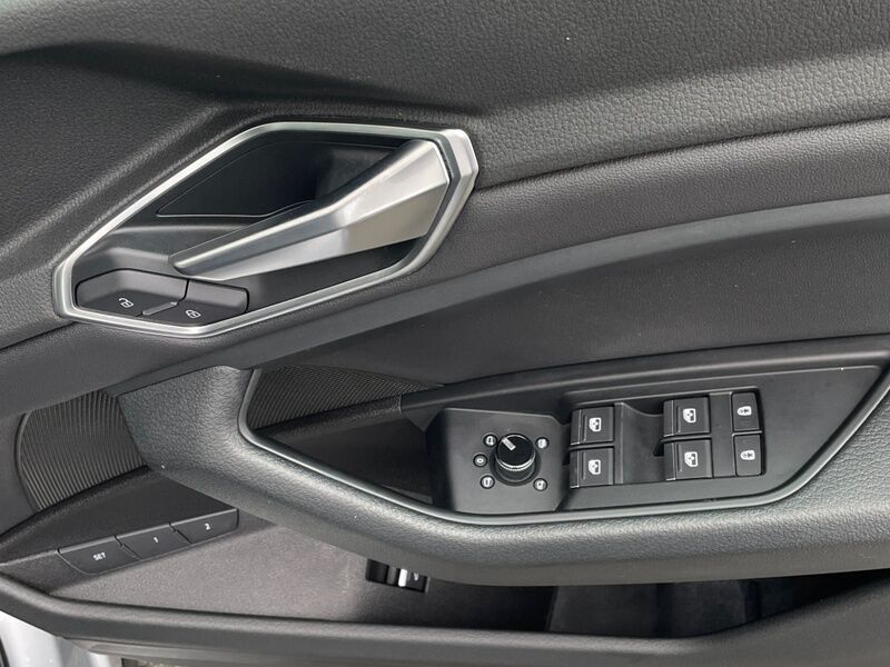 More views of Audi e-tron