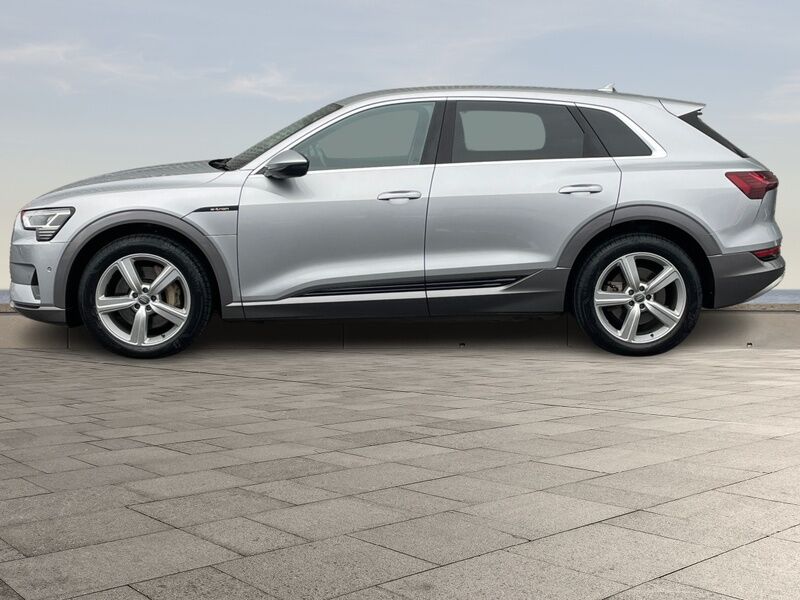 More views of Audi e-tron