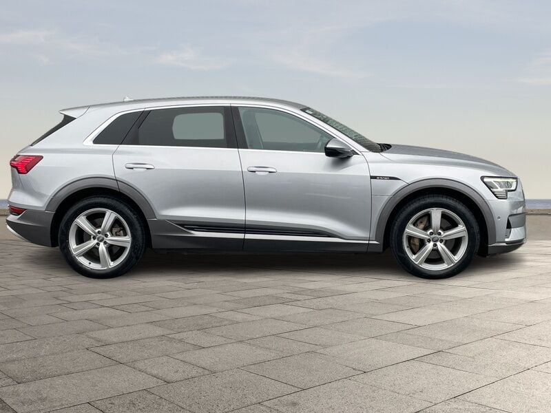 More views of Audi e-tron