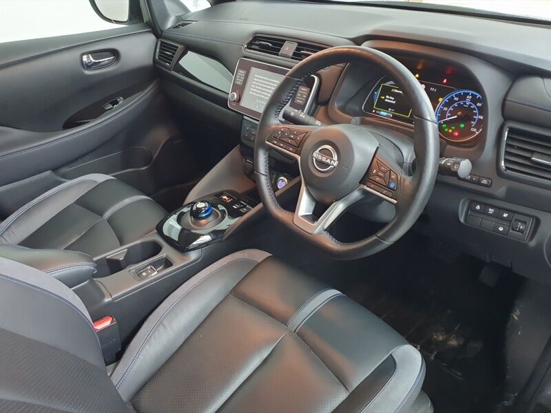 More views of Nissan Leaf