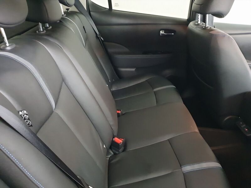 More views of Nissan Leaf