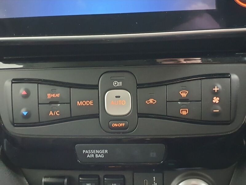 More views of Nissan Leaf