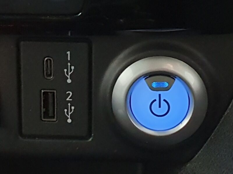 More views of Nissan Leaf