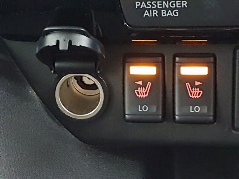 More views of Nissan Leaf